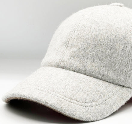 Casquette Charlotta gris clair — Headoniste Made in France — de profil