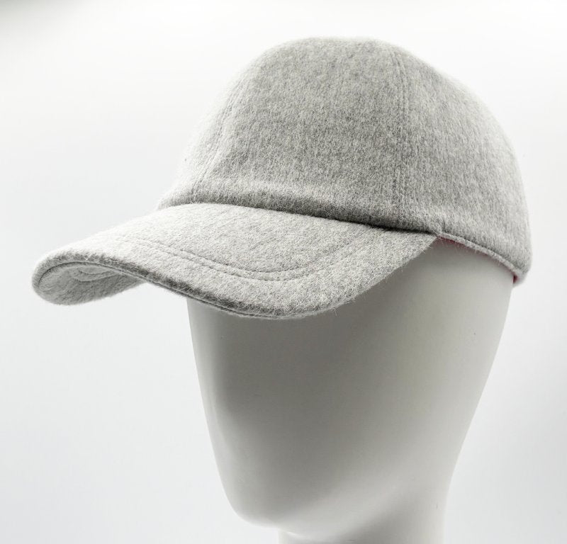 casquette baseball en laine alpaga coloris gris clair fabriquée en france
